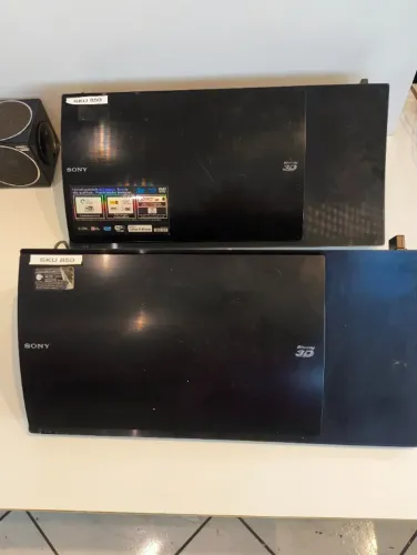 Sony BDV-N590, um sistema de home theater Blu-ray 3D.  LOTE COM 2 UNIDADES PARA PEÇAS 