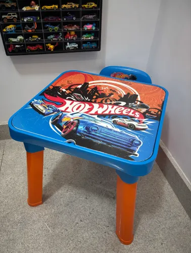 Mesa infantil com cadeira 