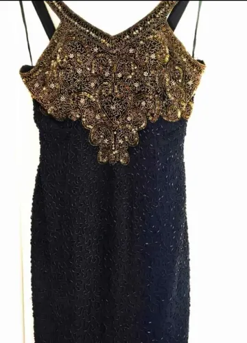 Vestido todo bordado em pedrarias, único
