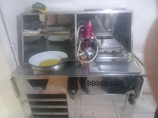 Carrinho de lanche com chapa e fritadeira 