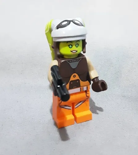 minifigura Hera Syndulla (acompanha arma de ambos sets que aparece) (RARA)