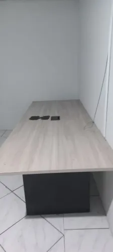 VENDO MESA GRANDE DE ESCRITÓRIO OU PARA JOGOS