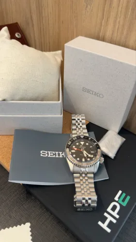 Seiko 5 GMT