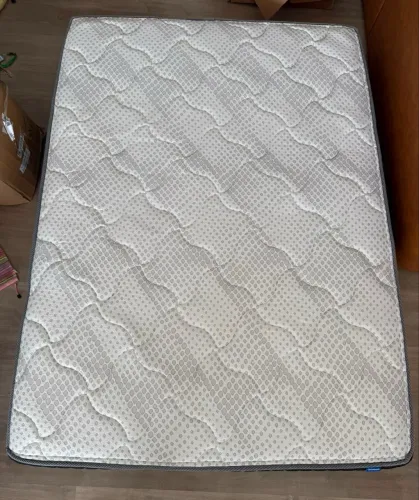 Colchão de casal (pouco uso)