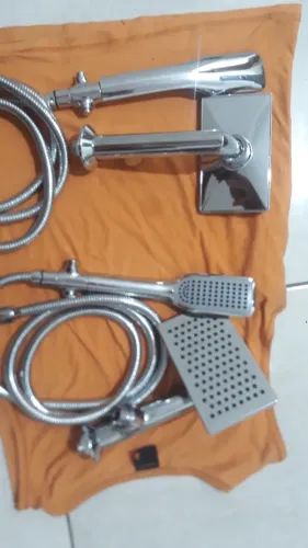 Chuveiro Deca Flex cromado de metal