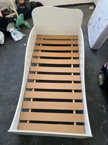 Cama