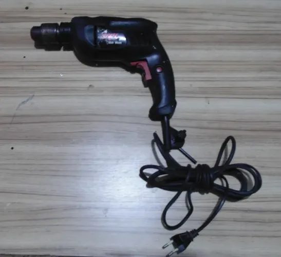 Furadeira Impacto Skill 550Watts