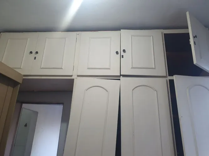 Doação de guarda roupas