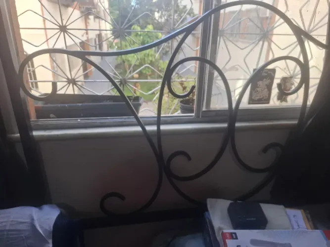 Cama de casal de ferro