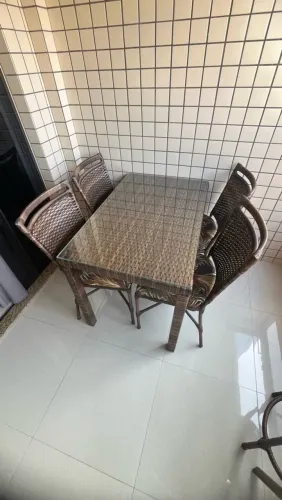Mesa 4 lugares + Bistrô 2 lugares