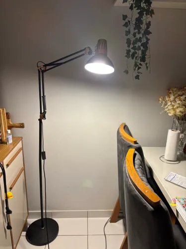 Luminária Articulável Pedestal Bancada Multiuso Sofisticada