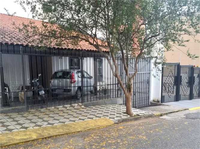 Casa imperdível com uma área livre surpreendente e aconchegante. Venha visitar!!!