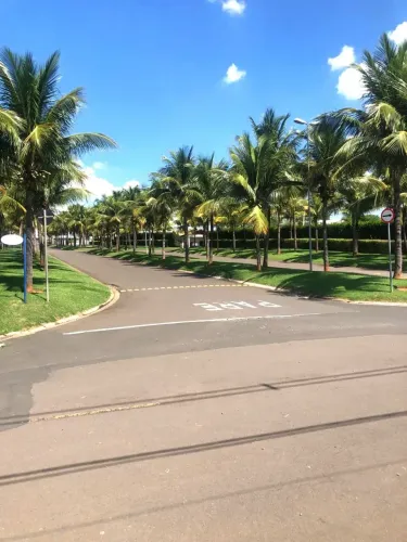 LINDO TERRENO NO CONDOMÍNIO LAGO DA BARRA