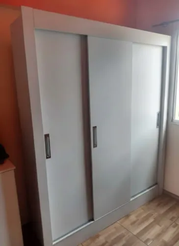 Guarda roupa de solteiro Semi novo 