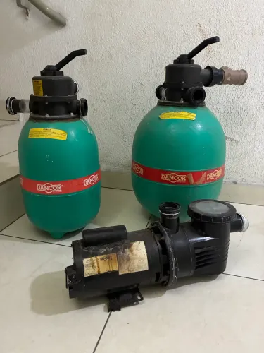 Bomba e filtros para piscina