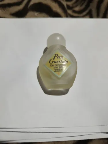 Perfume antigo Petit Guerlain 0,4 antigo para colecionadores não tem caixa miniatura 