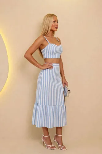 Conjunto listrado crop top e saia midi