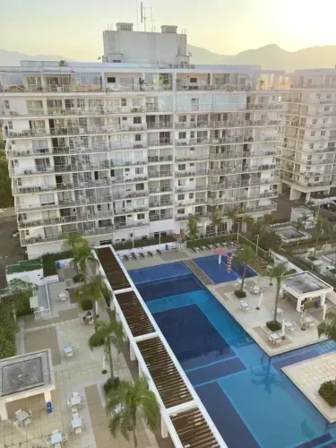 BS IMOBILIÁRIA VENDE !!! Cobertura com piscina e Sol da manhã Recreio dos bandeirantes .