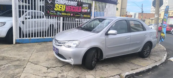 Toyota Etios XLS Sedan 1.5 Flex 16V 4P Mec. 2013
