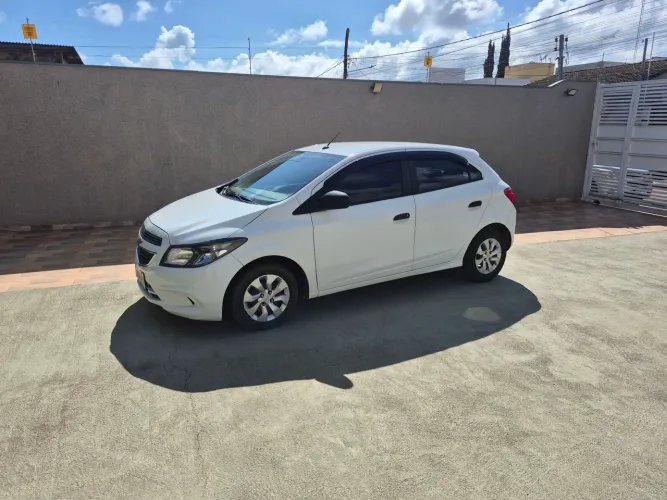Chevrolet Onix JOY Hatch 1.0 8V Flex Mec. 4P 2019