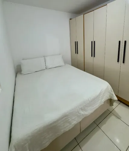 CAMA BAÚ QUEEN COM COLCHÃO