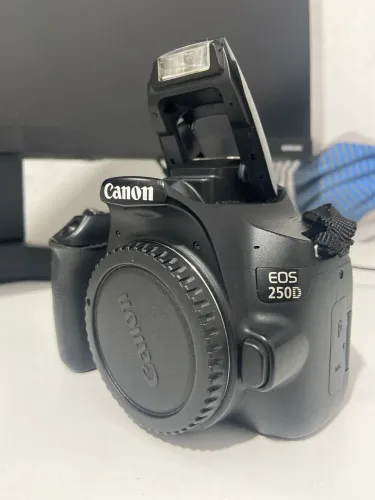 CANON eos 250D / SL3