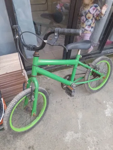 Vendo uma baike infantil 