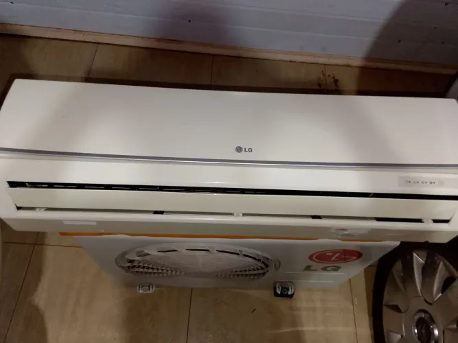 Ar-condicionado Split Hi-Wall LG 9.000 BTU's 