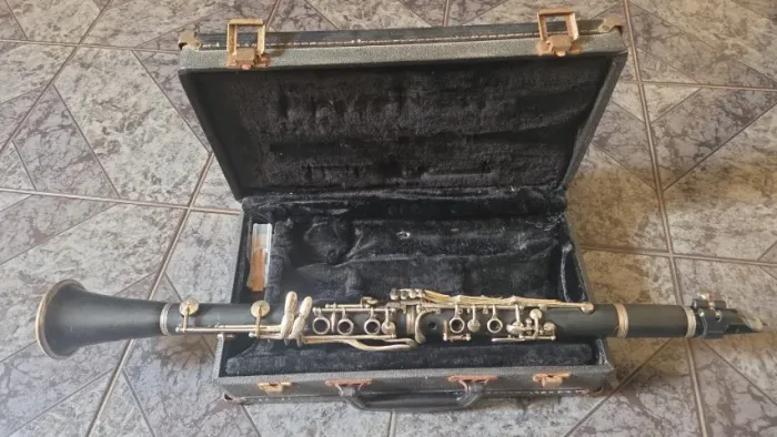 Clarinete Weril Bb 17 Chaves. Instrumento antigo e em excelente estado de conservação.