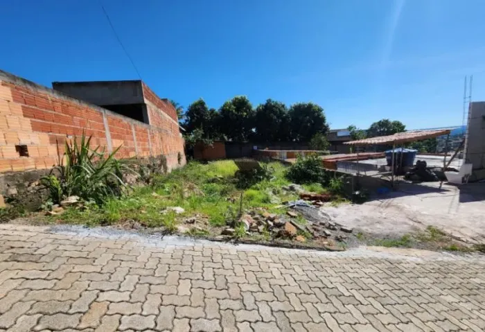 Lote em Arniqueiras - condomínio antigo