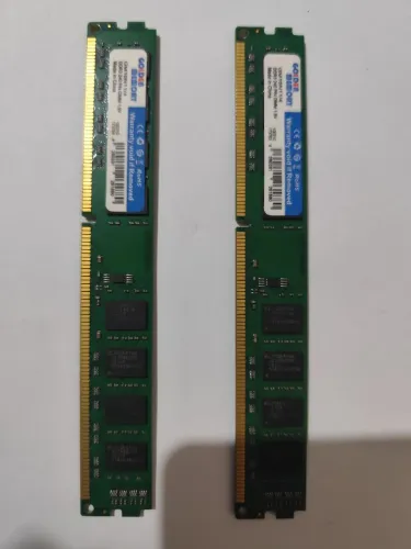 2 módulos de memória ram Goldentec DDR3 de 2 GB, 1333 MHz