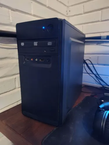 Computador com I7 4770 placa de vídeo integrada 16GB de ram