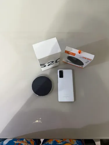 Celular Samsung Galaxy S20 FE Usado