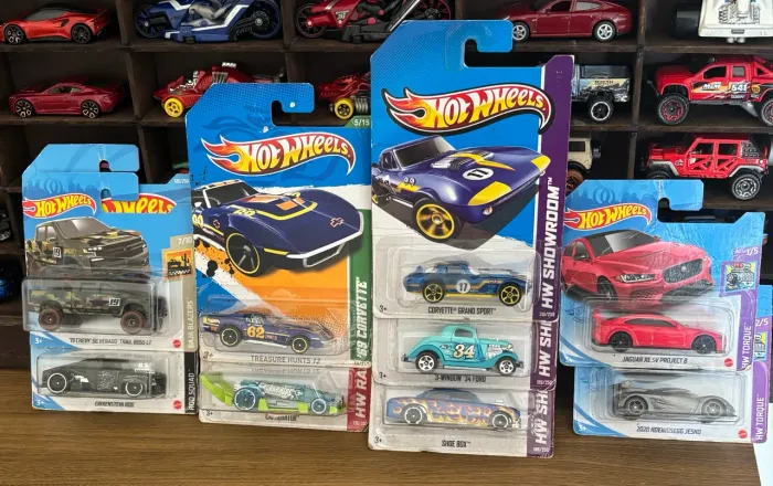 Lote de Hot Wheels Colecionáveis - Lacrados incluindo 2 Thunt