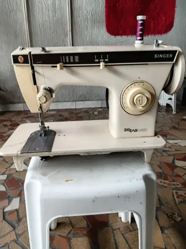 Vendo máquina de costura usada