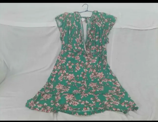 Vestido longo com decote cor verde marca Program tamanho M