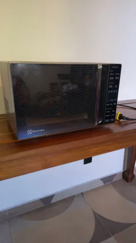 MICROONDAS ELETROLUX 23 LITROS