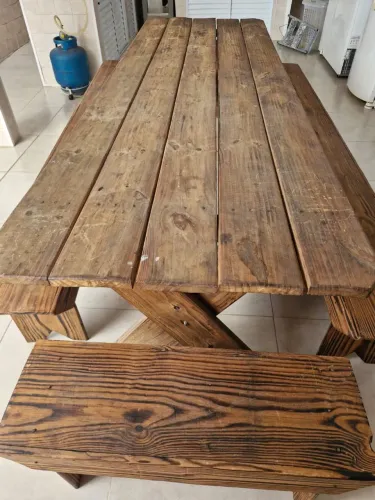 Mesa de madeira para area gourmet