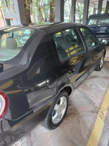 Renault Clio Sed. Privilège Hi-flex 1.0 16V 4P 2009