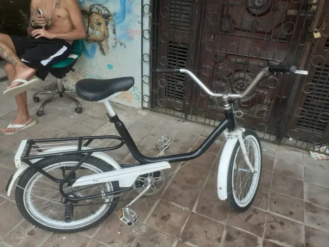 Bicicleta monareta 1975 pneus novos toda conservada