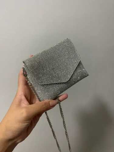 Vende bolsa seminova, mas perfeita