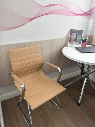 Conjunto mesa 2 cadeiras escritório