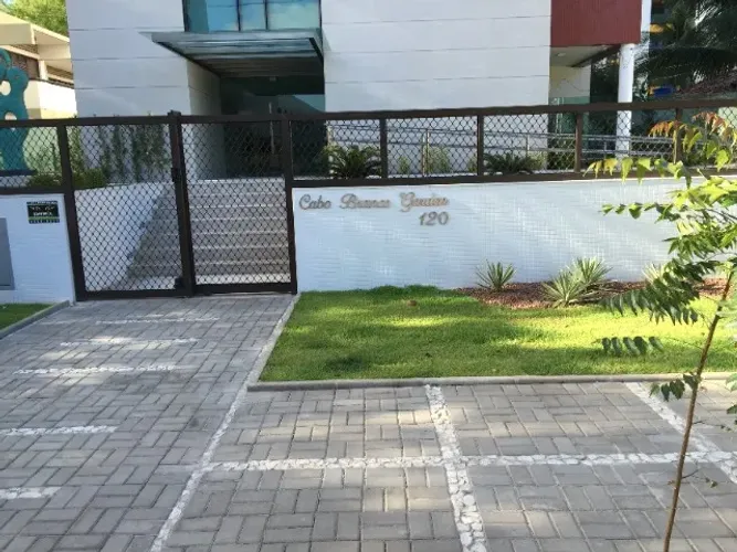 VENDA/LOCAÇÃO - EXCELENTE APTO.  142,50 M2 a 50 mts. Praia Cabo Branco.
