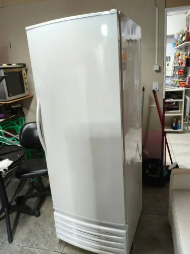 Freezer fricon 570 litros vertical porta cega 