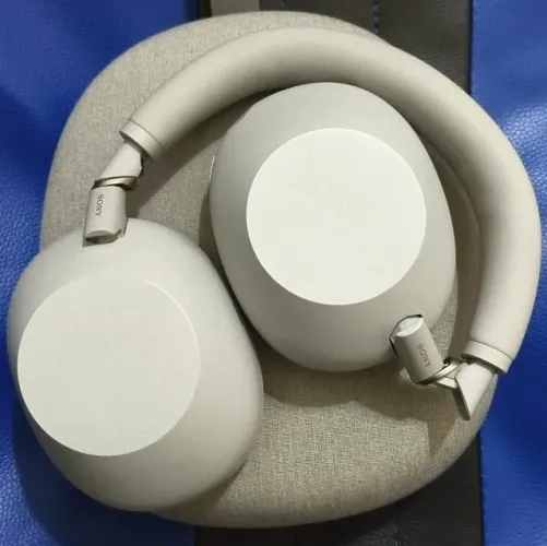Fones De Ouvido Sem Fio Sony WH-1000xM6 Com Cancelamento de Ruído