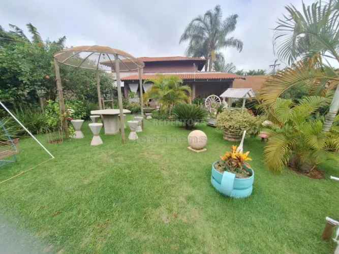 Chácara com casa com 3 dormitórios 1 tipo apartamento e área lazer