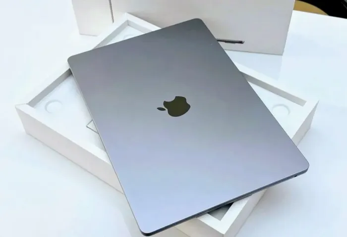 Macbook M4 16GB ram 256GB armazenamento