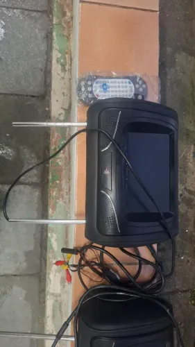 Encosto de cabeça com tela 7" unversal