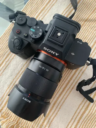 Sony A7iv + lente 35mm1.8 