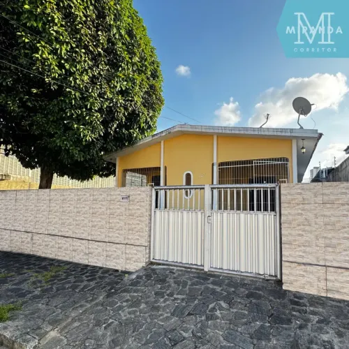 Casa para venda no Treze de Maio com 3 quartos